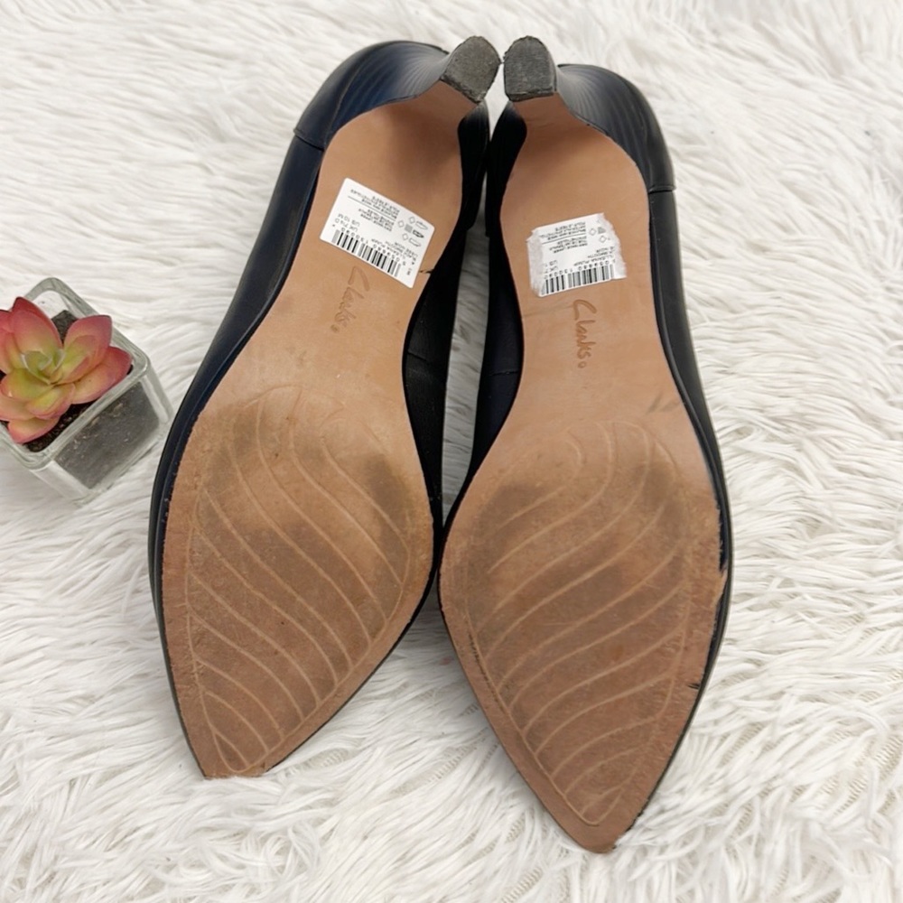 Clarks Ileana Tulip Black Leather Pump Heel Stiletto Shoe women size 10 - Picture 8 of 8
